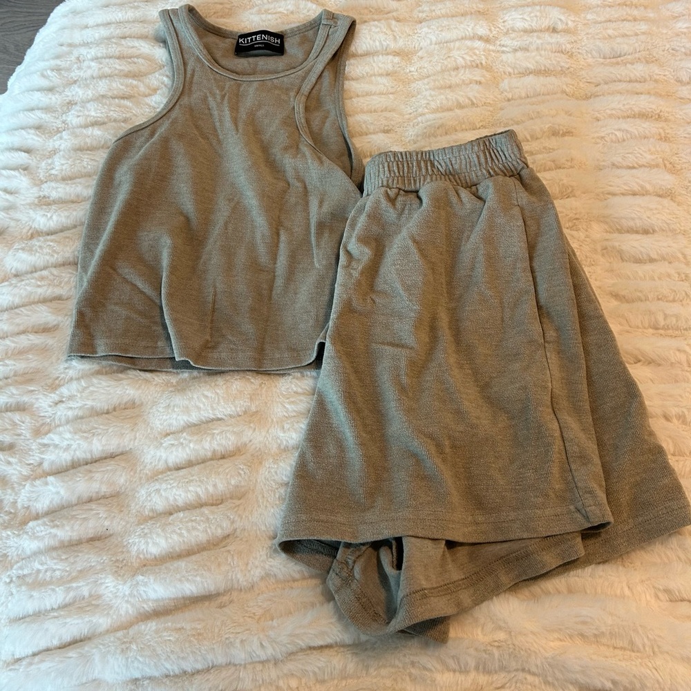 Kittenish Lounge Set